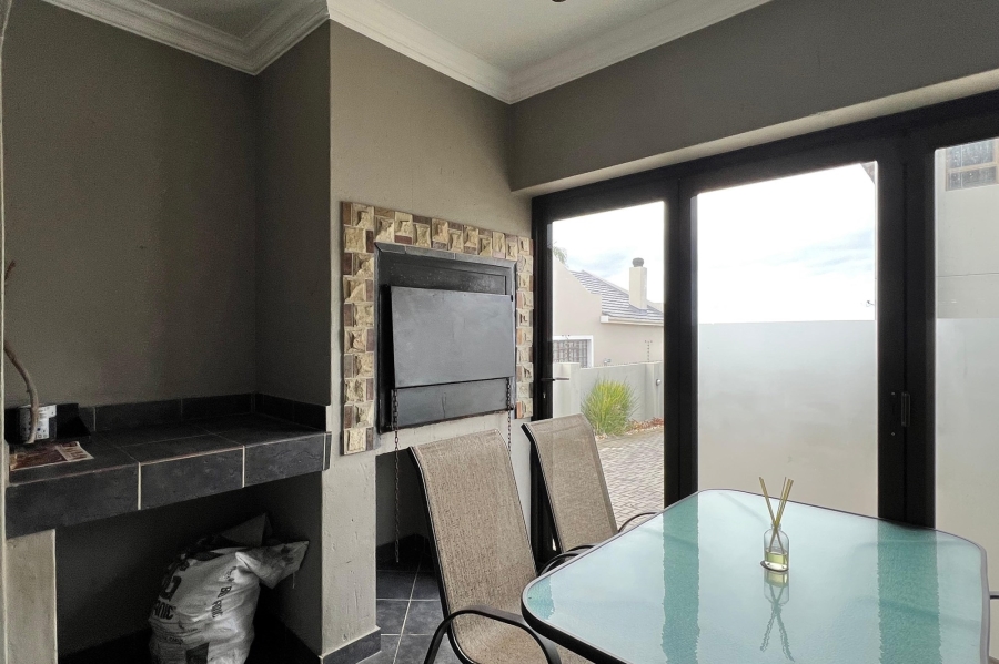 3 Bedroom Property for Sale in Wavecrest Eastern Cape